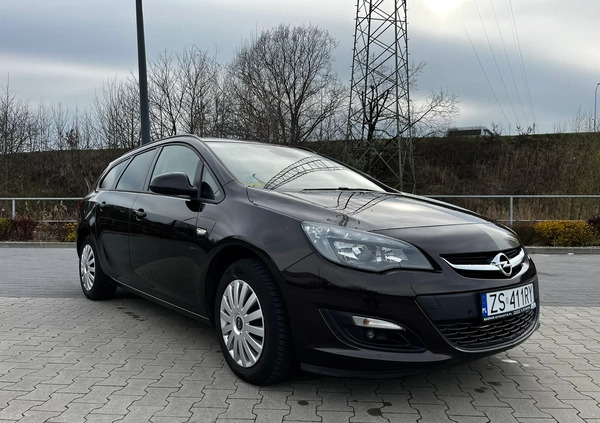 Opel Astra cena 35990 przebieg: 105500, rok produkcji 2015 z Szczecin małe 631